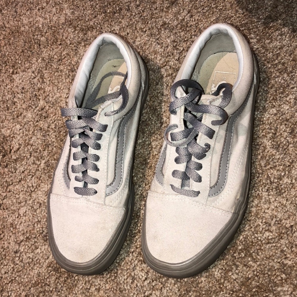 Vans - Picture 2 of 4
